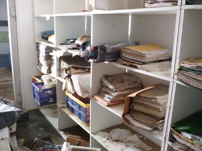 drogen van natte boeken en archief